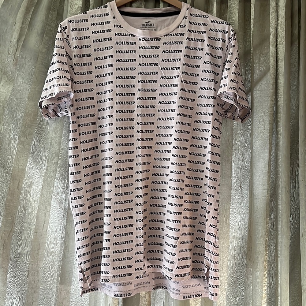 SOLD Hollister Cream Printed Short Sleeve Longline T-shirt
